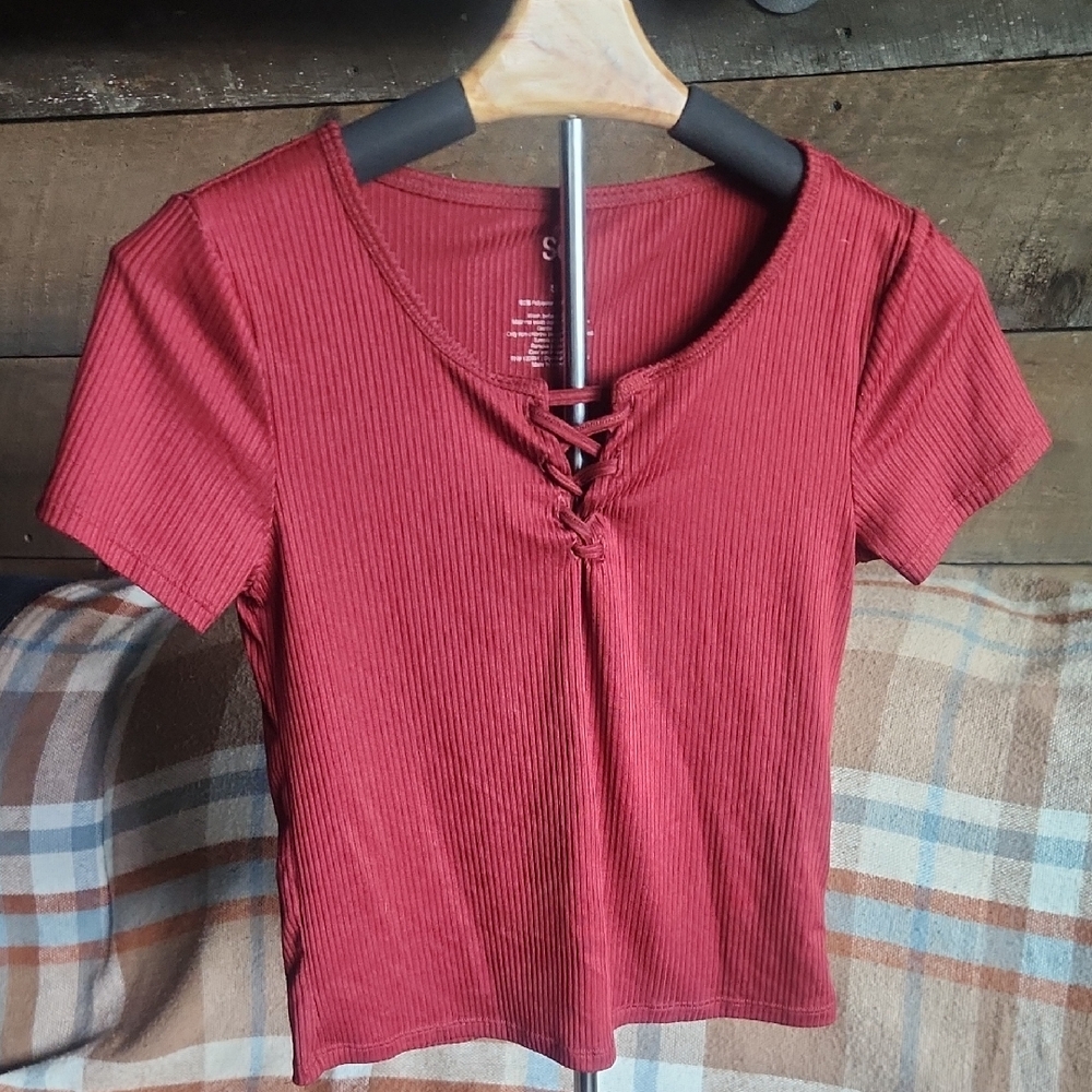 SO Women's Ribbed Lace-Up Tee - Burgundy